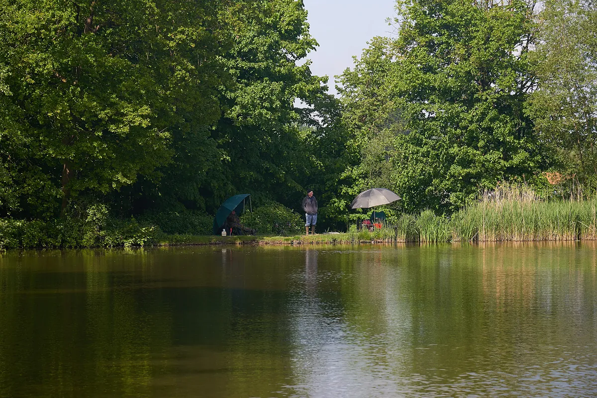 Vissers aan de Hertsvijver van het Zoet Water